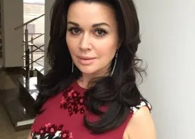 Дочь Заворотнюк объяснила, почему семья не рассказывает о болезни актрисы