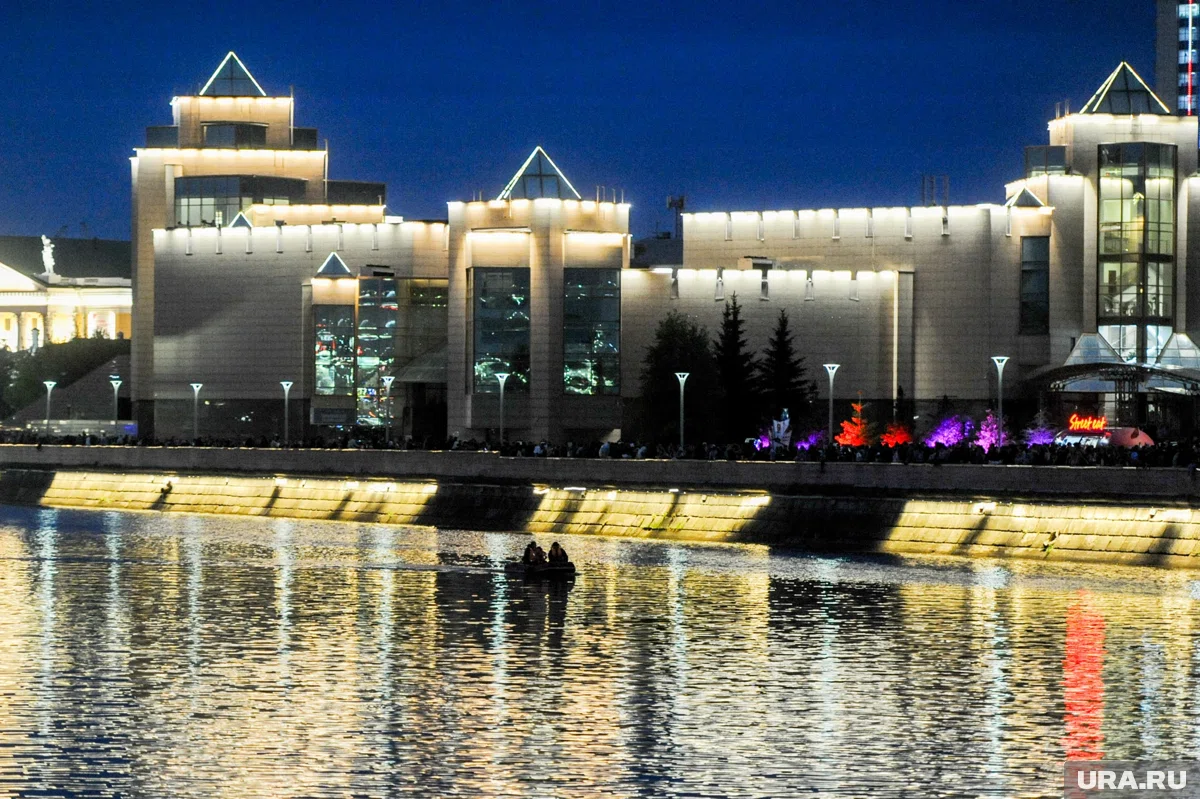 В путеводителе представлены исторические, духовные, научные и гастрономические маршруты