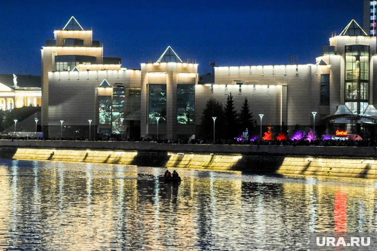 В путеводителе представлены исторические, духовные, научные и гастрономические маршруты