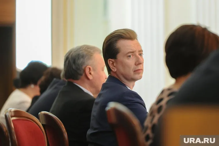 Денис Рыжий одержал аппаратную победу над ставленником Владимира Бурматова (на фото)