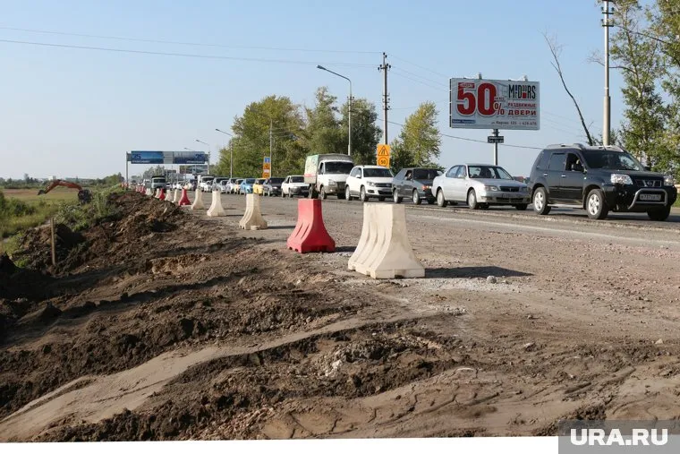 Курганцы встали в пробку утром по дороге на работу (архивное фото)