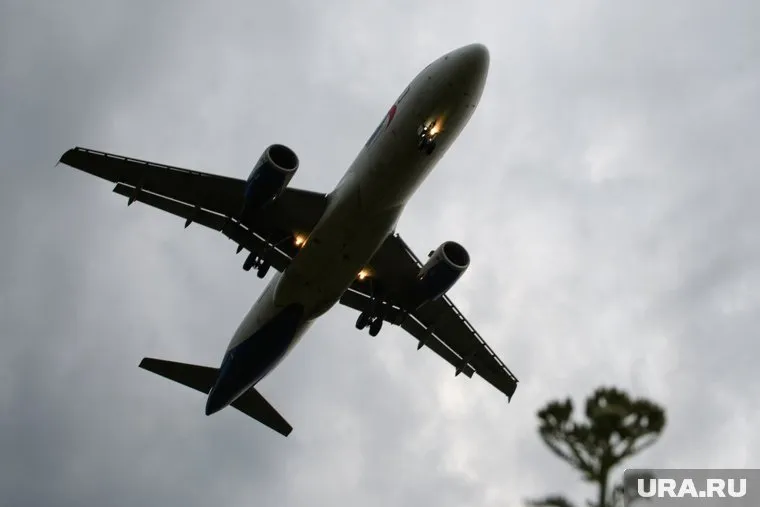 В самолете были 180 человек