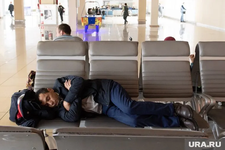 Из Индии не могут вылететь около 300 россиян, сообщается в СМИ