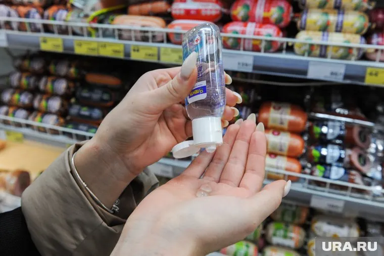 Николай Дубинин подчеркнул, что антисептики полностью убивают все вирусы