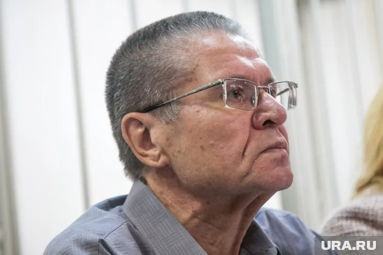 Улюкаев обвиняется в вымогательстве взятки у главы «Роснефти» Игоря Сечина