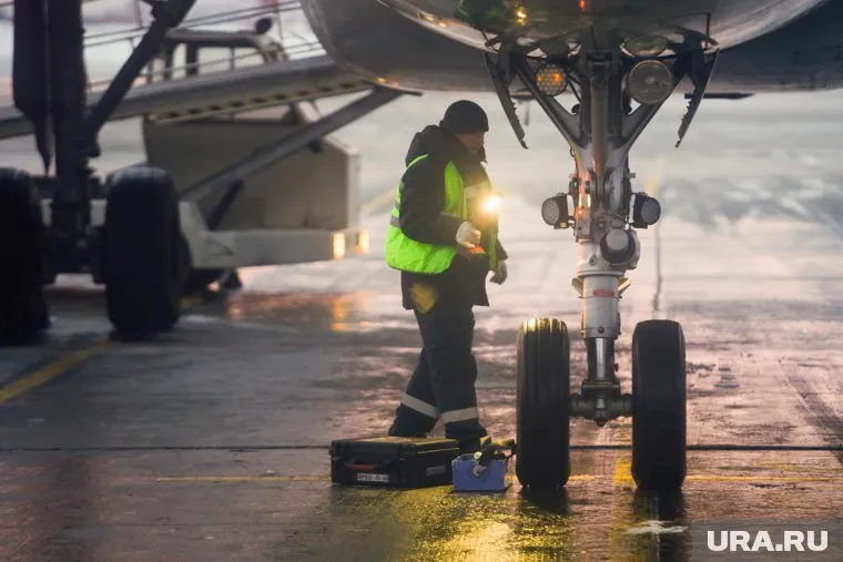 Причины позднего вылета из Санкт-Петербурга не уточняются