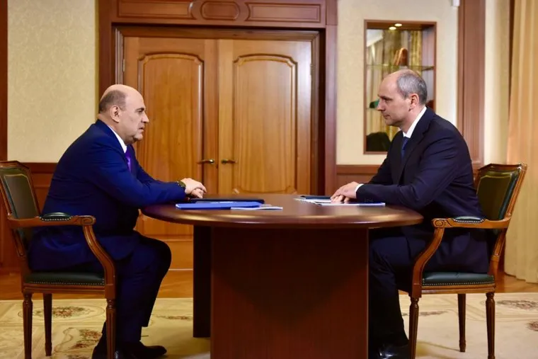Михаил Мишустин провел встречу с Денисом Паслером