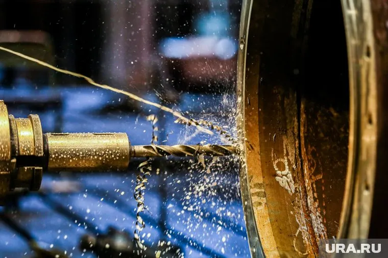 Завод будет производить 10 буровых установок в год