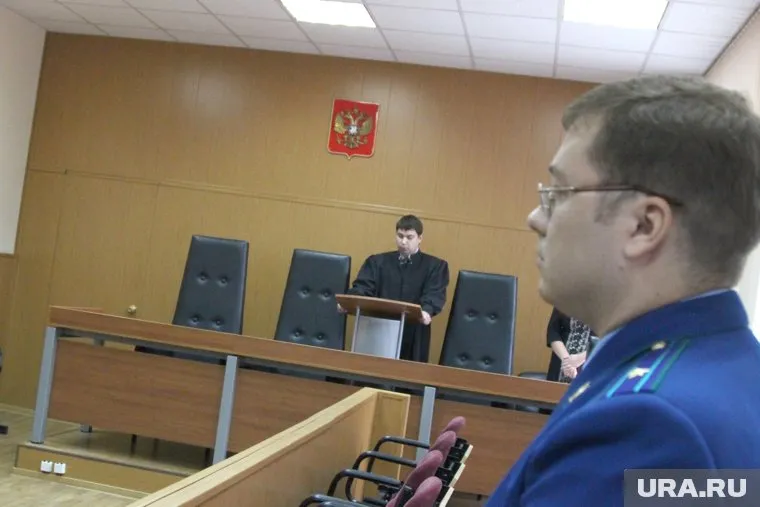 По приговору суда, участковому нельзя будет работать в полиции