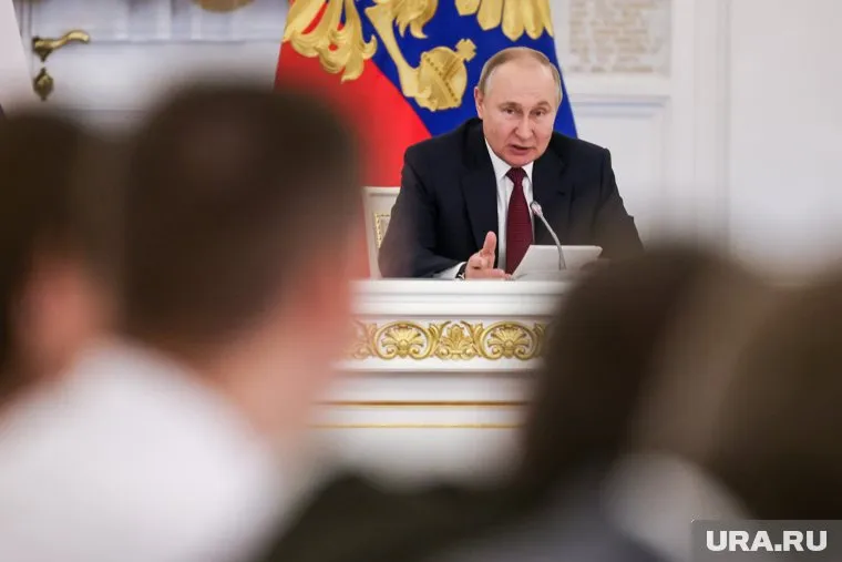 Путин назначил Санчика, Анашкина, Лапина и Кузовлева командующими военными округами