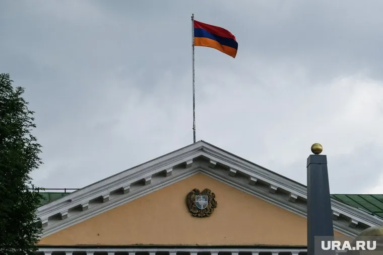 В Армении заявили об обязательствах РФ ввести миротворцев в Карабах