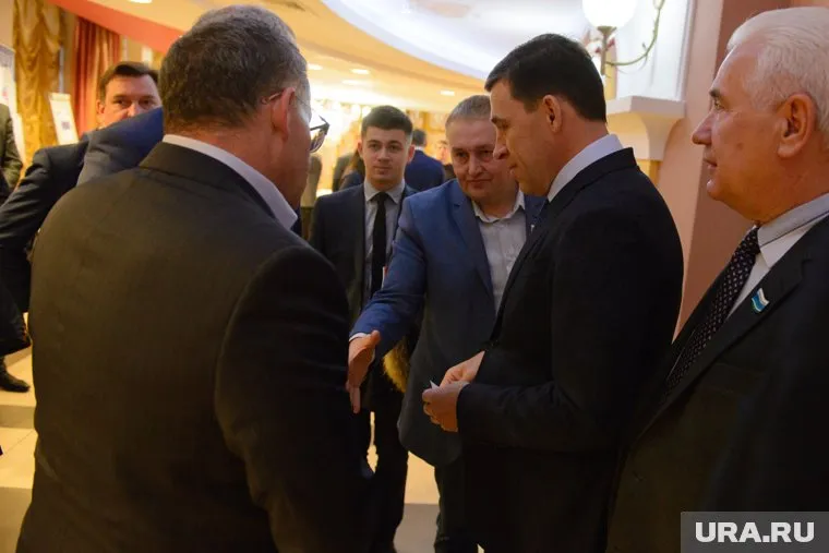 Главным конфликтом конференции стал отказ Владимира Тунгусова подавать руку Андрею Альшевских