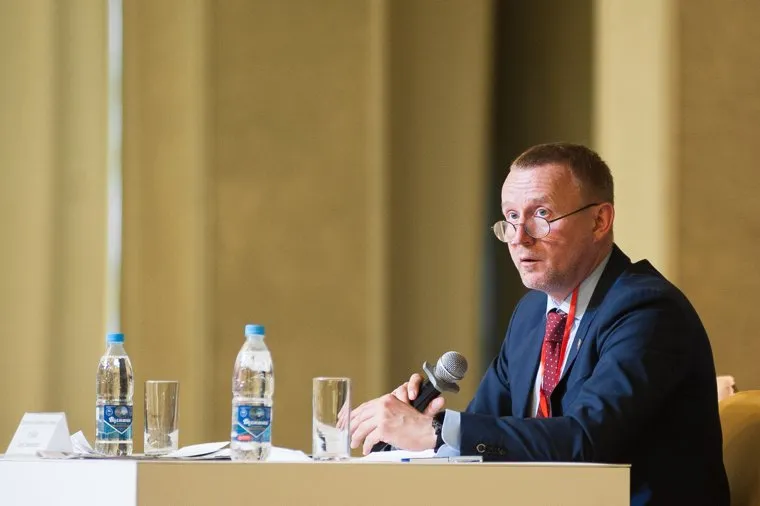 Публичные слушания по проекту изменений в устав города, касающихся изменения схемы выборов главы. Екатеринбург