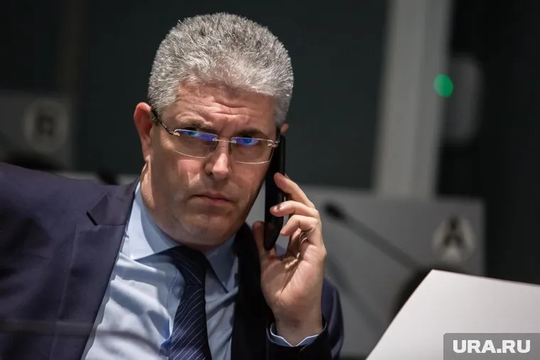 Глава Нефтеюганска Сергею Дегтяреву теперь нужно искать нового директора спортшколы