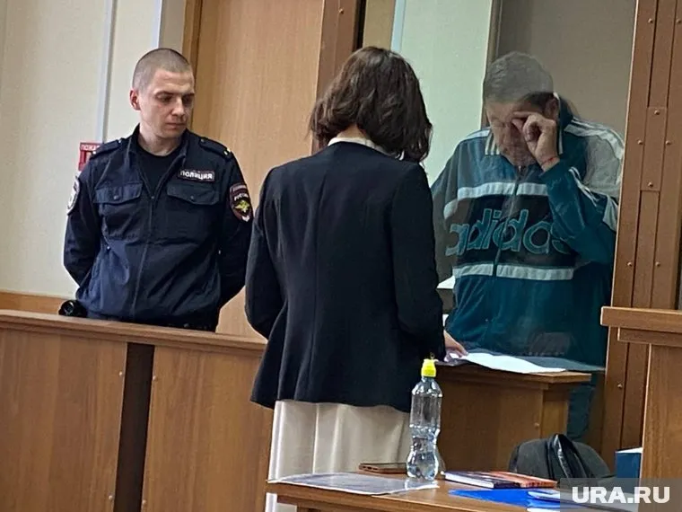 Константин Трофимов (справа) сейчас находится в СИЗО