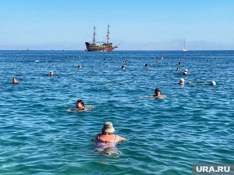 Через месяц тюменцы рассчитывали оказаться на море, но туроператор отменил чартер и не предлагает вернуть деньги