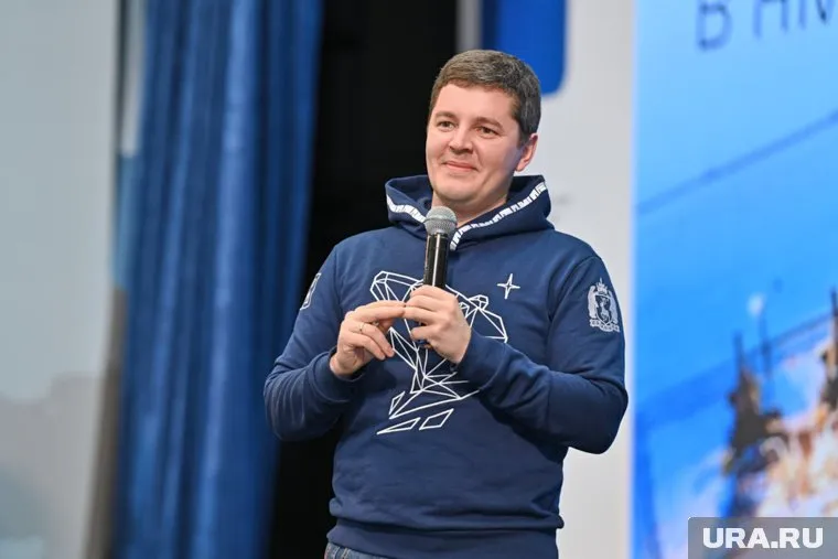 Артюхов снял три заветных шара с «Елки желаний»