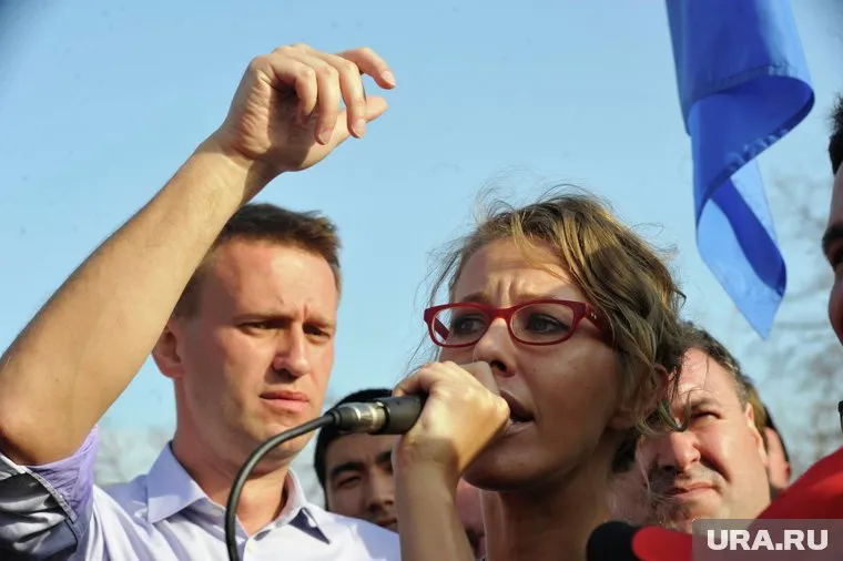 Власти разрешают проводить митинги Навальному во многих регионах, признают эксперты