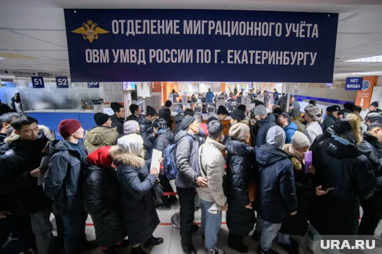 Большие очереди мигрантов не пугают сотрудников УМЦ