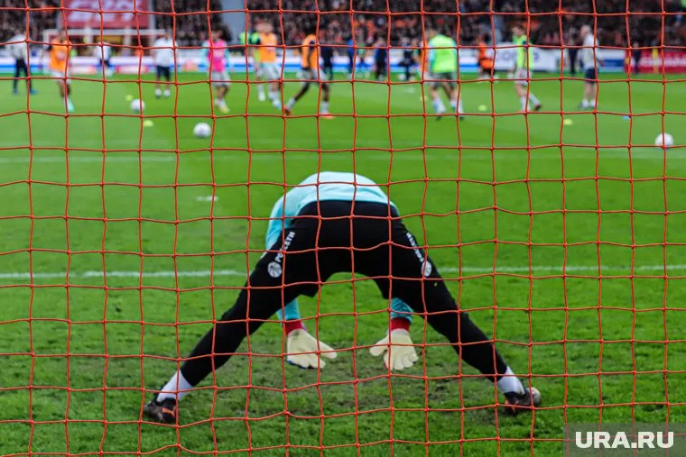 В основе "Урала" дебютировал вратарь Александр Селихов