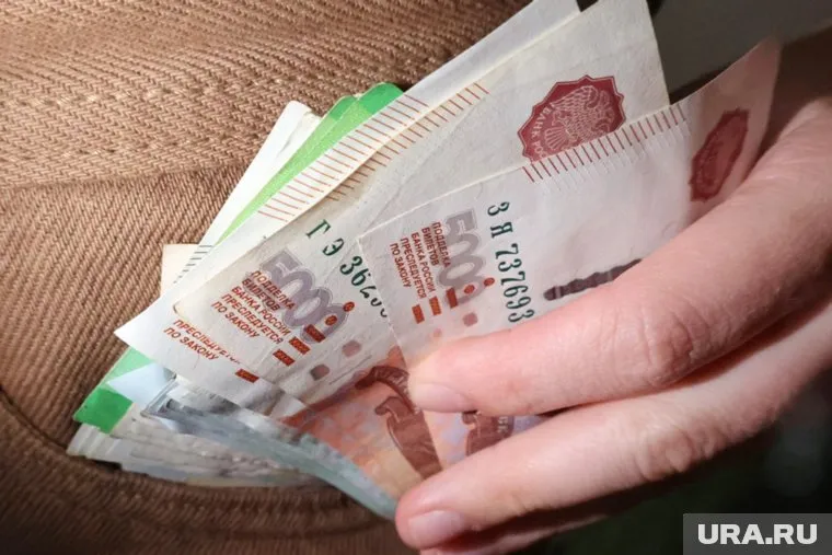 В новогодние каникулы курьеры могут зарабатывать более 5 тысяч рублей за смену