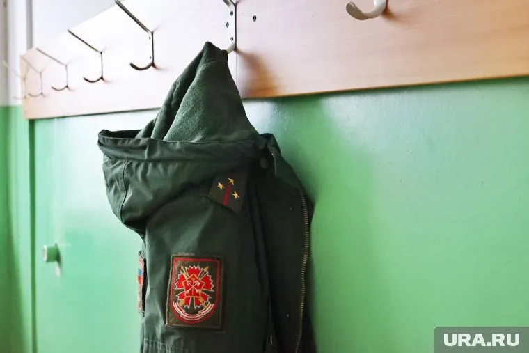 Как сообщается, военные сломали забор и вышли на территорию комендатуры