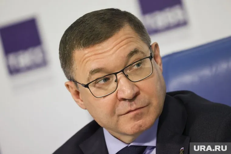 С середины июня Владимир Якушев совмещает должности полпреда и секретаря генсовета ЕР