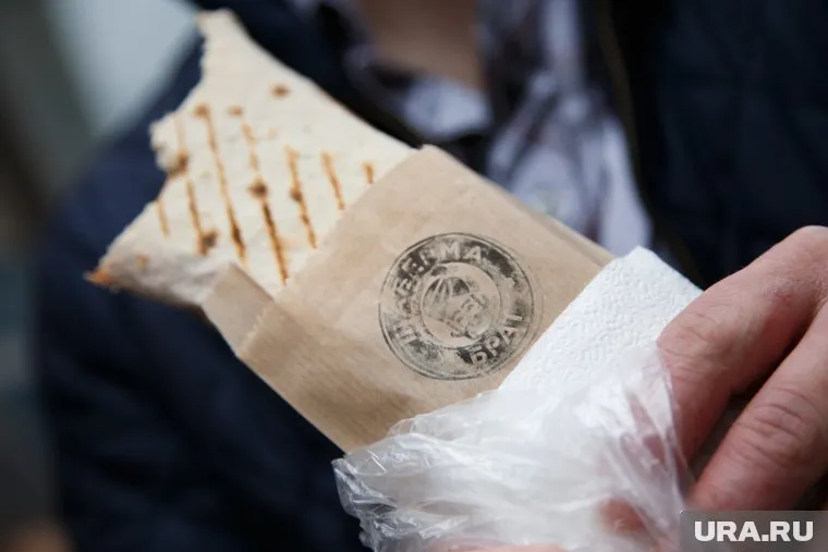 Христианские образы в рекламе «божественной шаурмы» оскорбили верующих