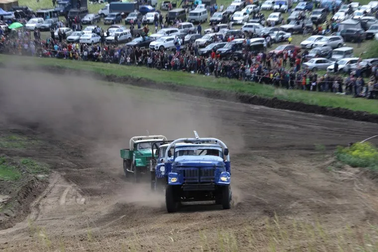 Автогонки. Заборка. Курган