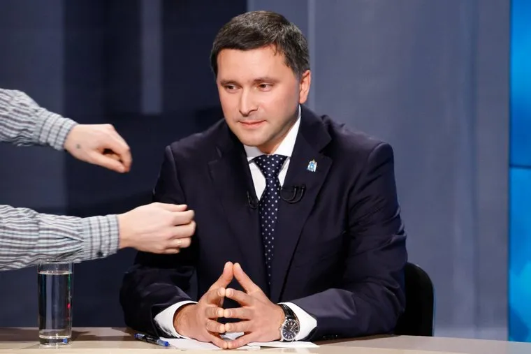 «Разговор с Дмитрием Кобылкиным». Прямая линия губернатора ЯНАО. Салехард, кобылкин дмитрий, тянет руки