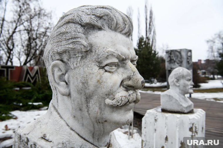 Тюменские коммунисты ищут место затонувшему Сталину