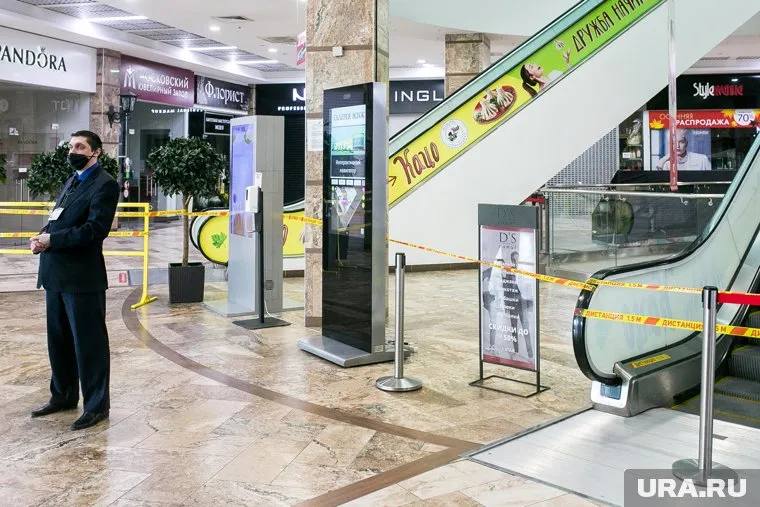 Во всех ТРК Челябинска вход осуществляется только при наличии QR-кода (архивное фото)