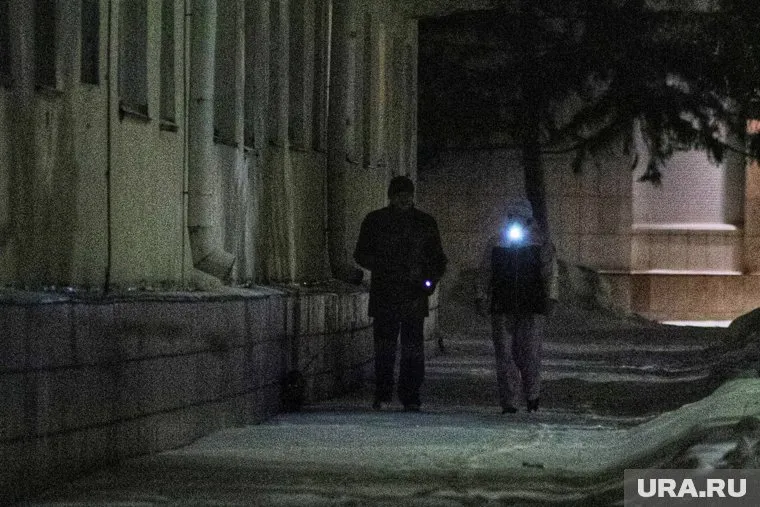 Вокруг десятков домов в Ревде нет уличного освещения (архивное фото)