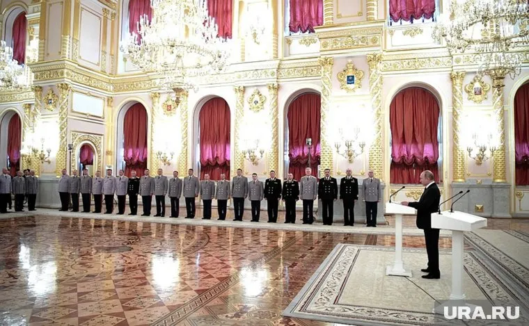 Путин выступил с поручением во время встречи с высшими офицерами