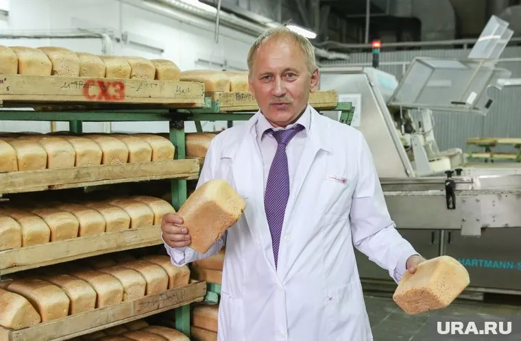 К директору муниципального хлебозавода Сергею Пустозерову нагрянули бойцы ОМОНа