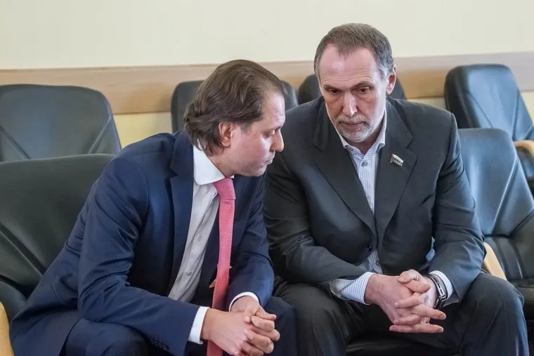 Заседание Тюменской областной думы. Сентябрь 2015 года. Тюмень, сысоев владимир, нак игорь, депутаты