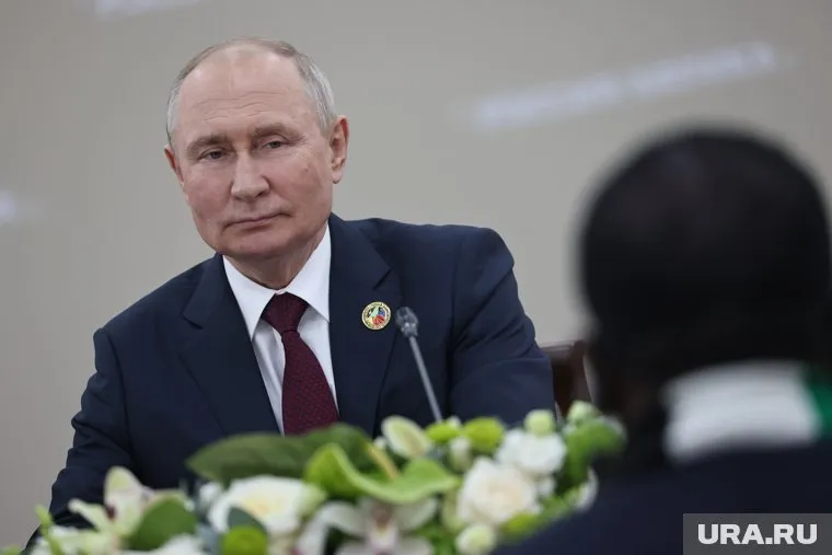 Вступление Украины в НАТО угрожает безопасности России, заявил Владимир Путин