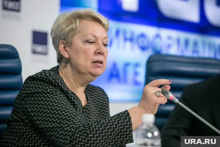 Васильева собирается перераспределить выдачу средств университетам