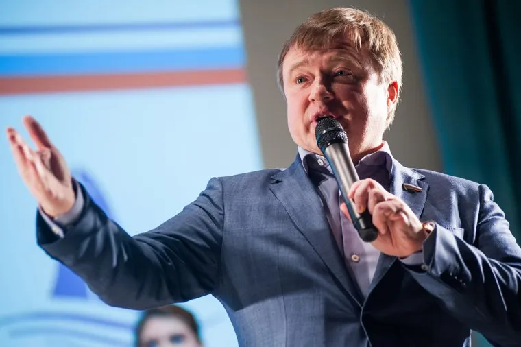 Конкурс "Мисс Единая Россия". Екатеринбург , иванов максим, жест рукой