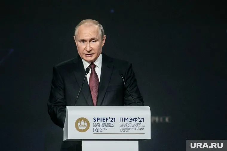 Упал уровень доверия россиян к Владимиру Путину и премьер-министру Михаилу Мишустину