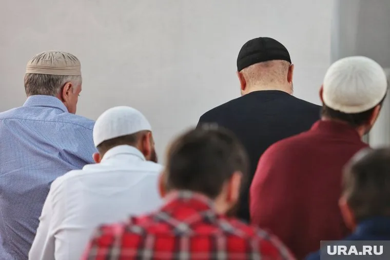 Азербайджанская диаспора Сургута и духовенство осудили высказывания женщины против русских