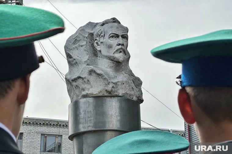 Офицеры запаса УФСБ Курганской области рассказали кадетам, как Дзержинский боролся с беспризорностью