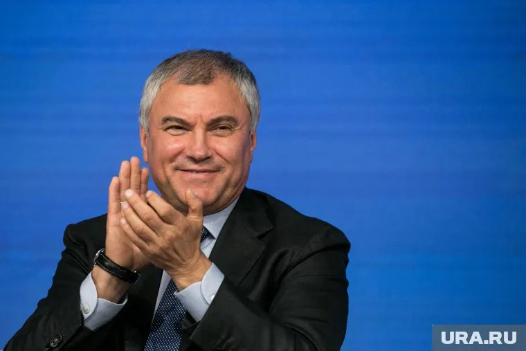 Вячеслав Володин отметил, что тот, кто раньше думал о прибыли, теперь должен заботиться о россиянах