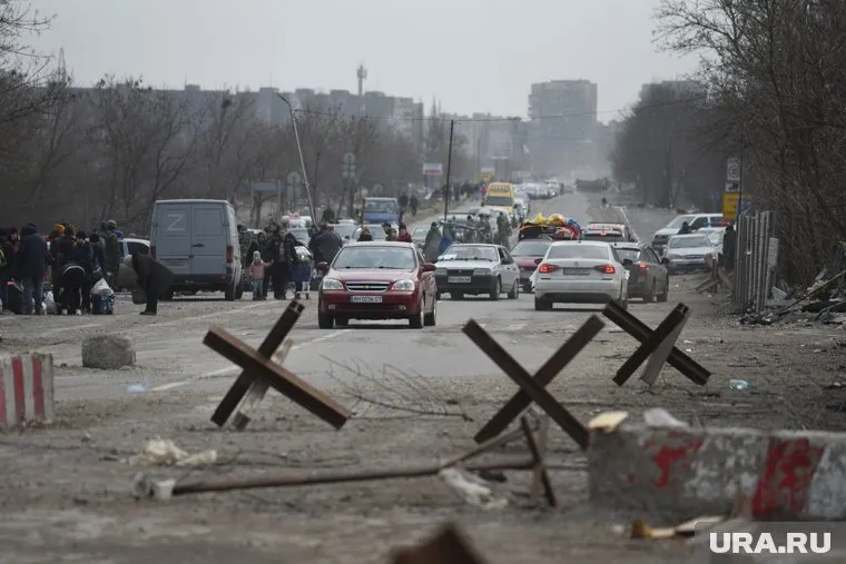 Журналисты ехали на гражданских автомобилях, сообщил Игорь Жданов