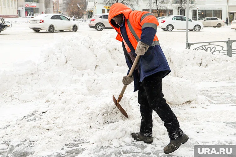 Прокуратура Ноябрьска выявила нарушения при уборке снега и направила представления