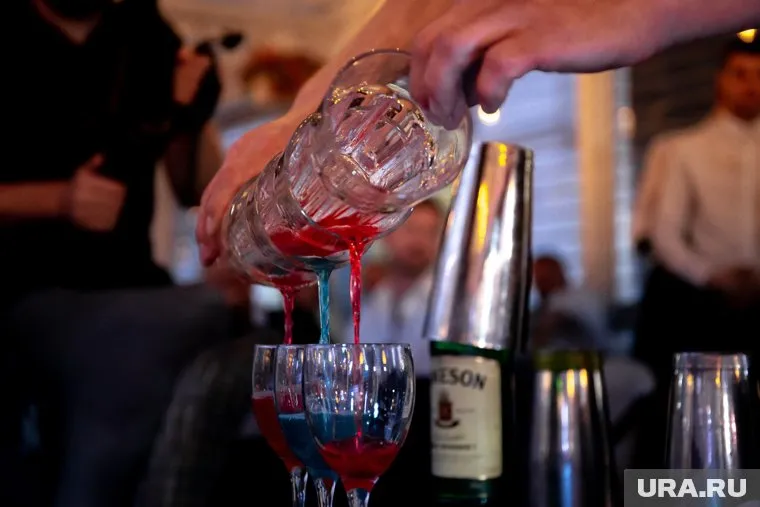 Употребление алкоголя в России снизилось почти в два раза за 13 лет