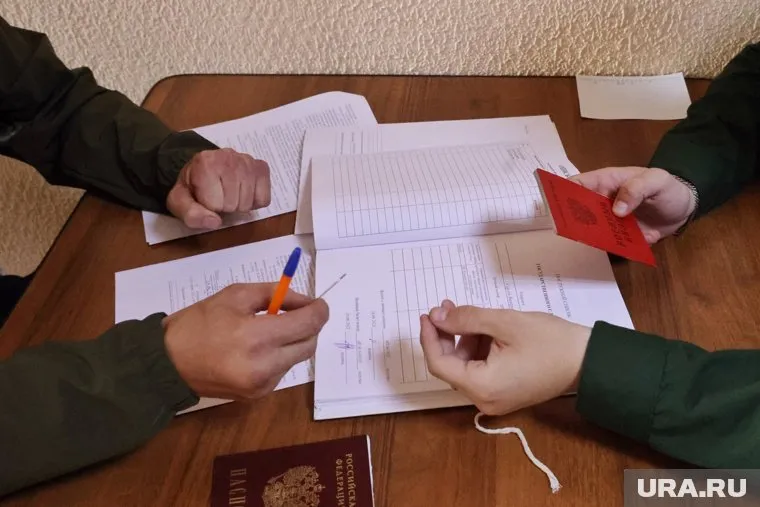 Желающим поступить на службу по контракту в Сахалине оплачивают перелет, медкомиссию и помогают подобрать жилье