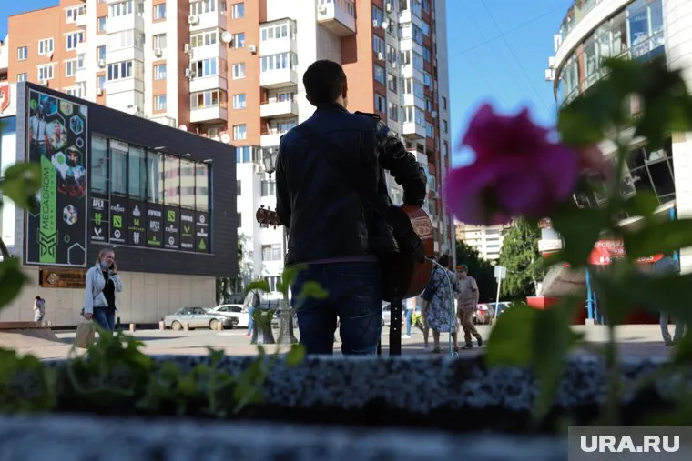 В Сургуте избили музыканта и угрожали его семье