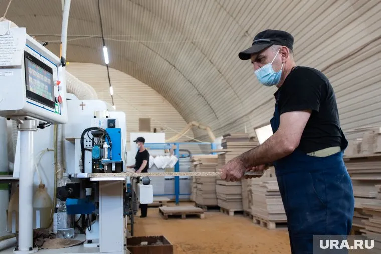 Заключенные сделают столы и стулья для студенческого общежития (архивное фото)