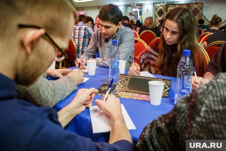 Квизы, самбо и спектакли: куда сходить в Ноябрьске и Муравленко на выходных. Афиша